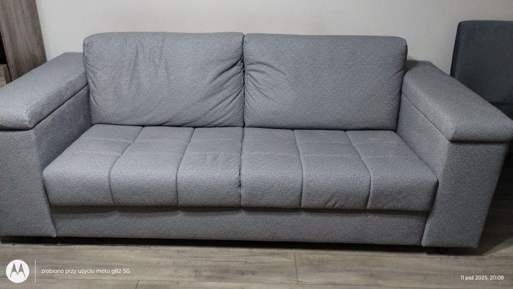 Sofa że stelażem włoskim