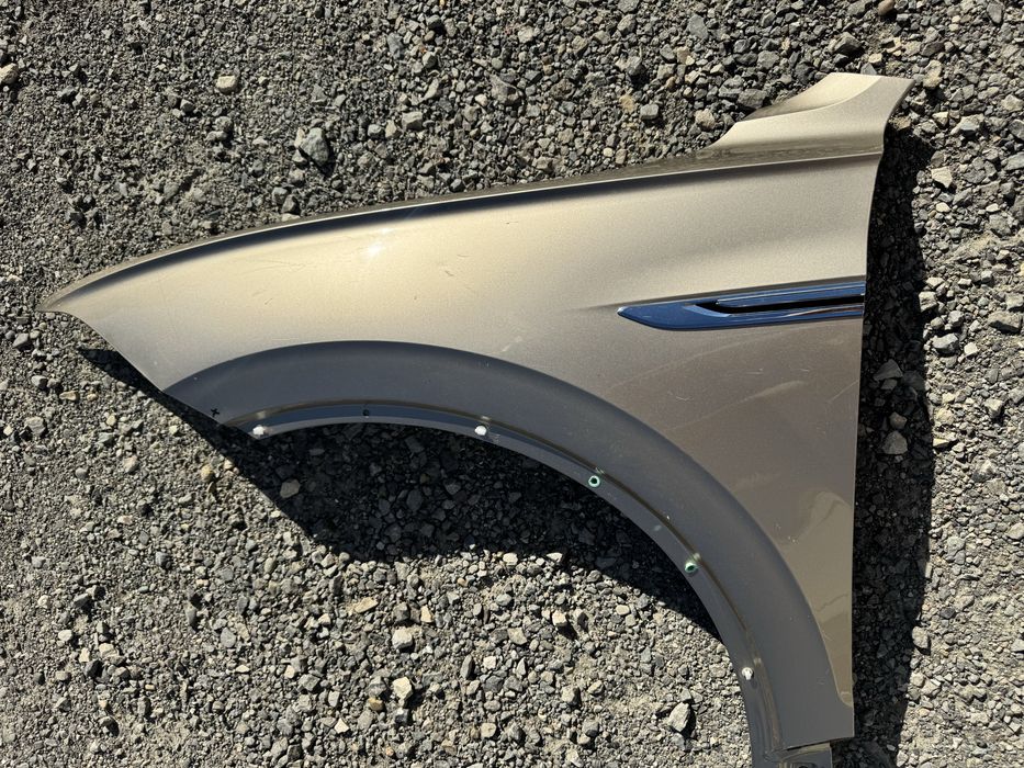 Крило левое VW Touareg  3 крила ліве таурег рестаил крыло Volkswagen