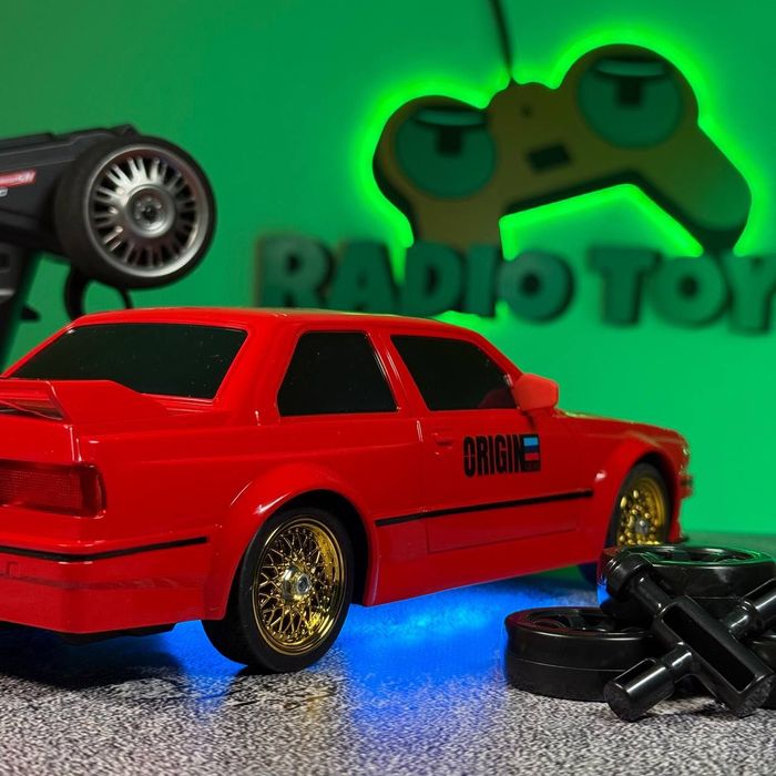 Дрифт машинка BMW Е30 на радиоуправлении Красна Машинка для дрифта БМВ