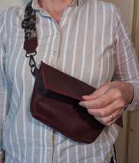 Минималистичная кожаная женская сумка  ручной работы