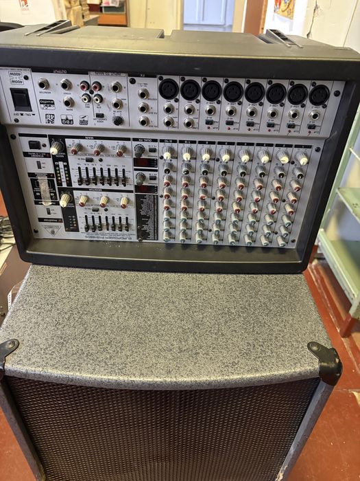 Микшер-усилитель BEHRINGER PMP880S + Акустическая колонка BETA 4215