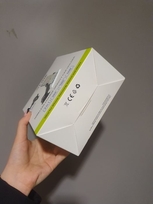 Uchwyt na telefon do auta.