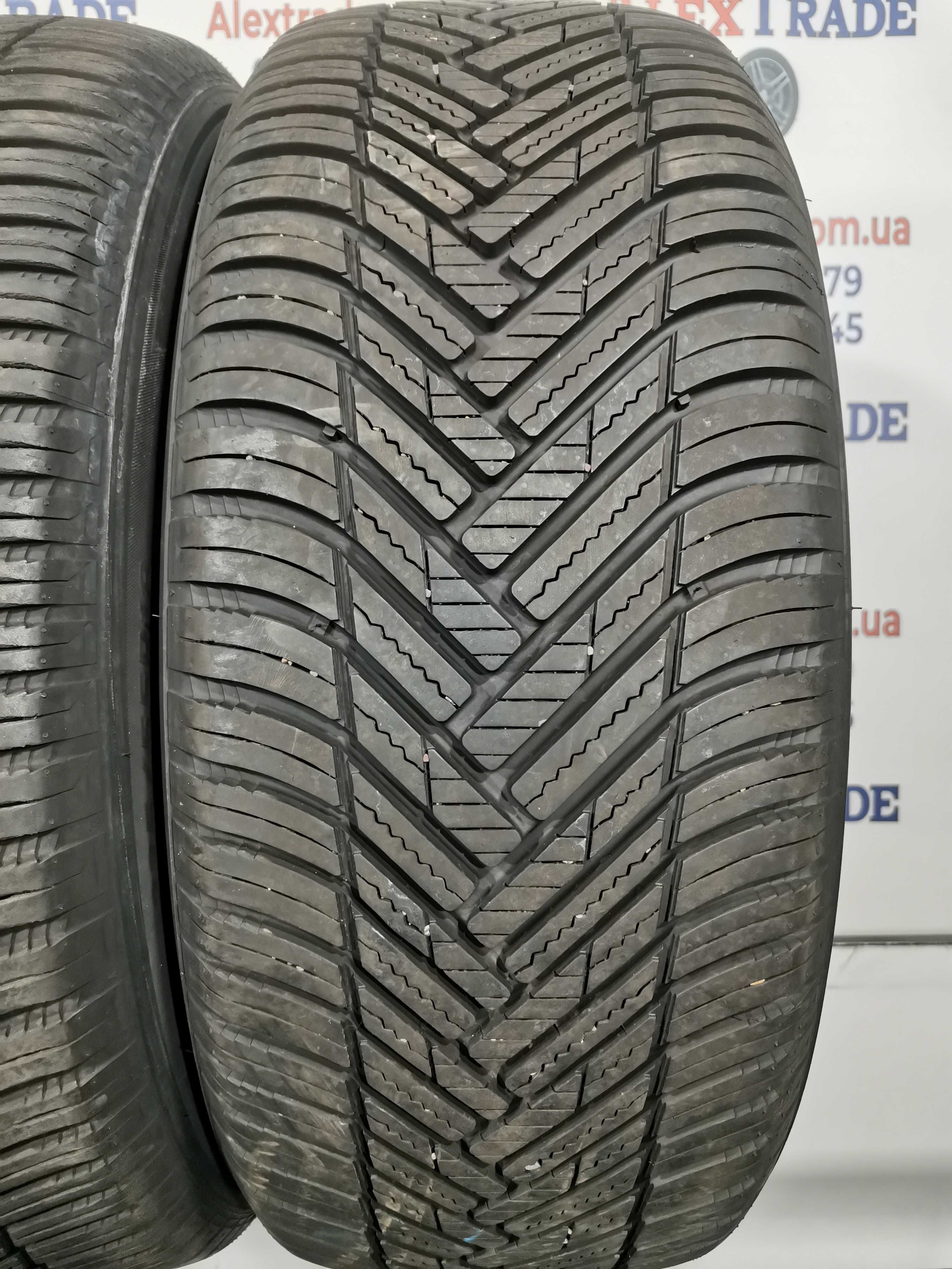 2 шт. 235/55 R18 Hankook Kinergy 4S2X шини бу, 2022 рік, 8 мм
