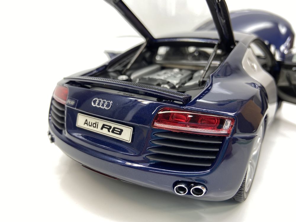 1/18 модель AUDI R8 KYOSHO