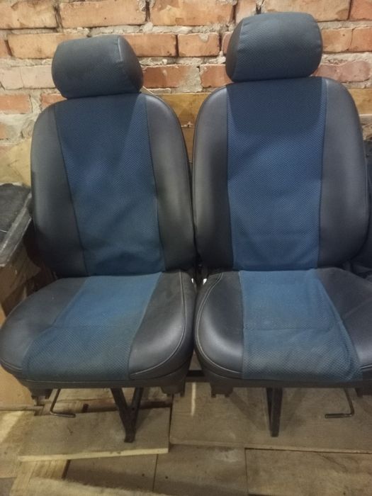 Сідушки на авто в гарному стані