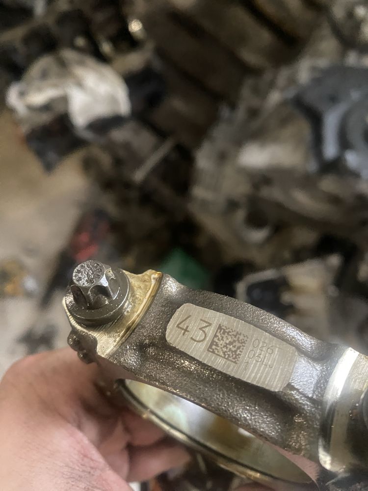 Шатун 06LL Audi VW Skoda Seat поршень tfsi 06KBN ідеальний стан