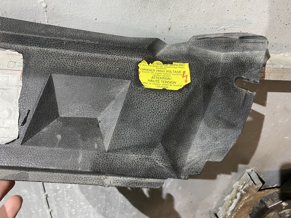 Кожух радіатора Ауді 100 с3, с4