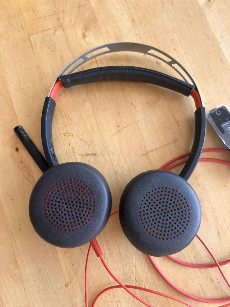 Ascultadores Poly com microfone