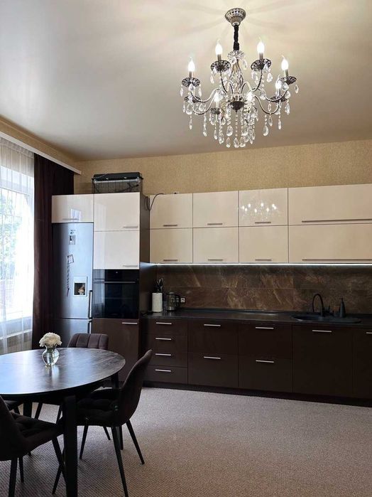 Продам 3-х эт. дом р-н Клочко ( Левый берег) газ.отопление