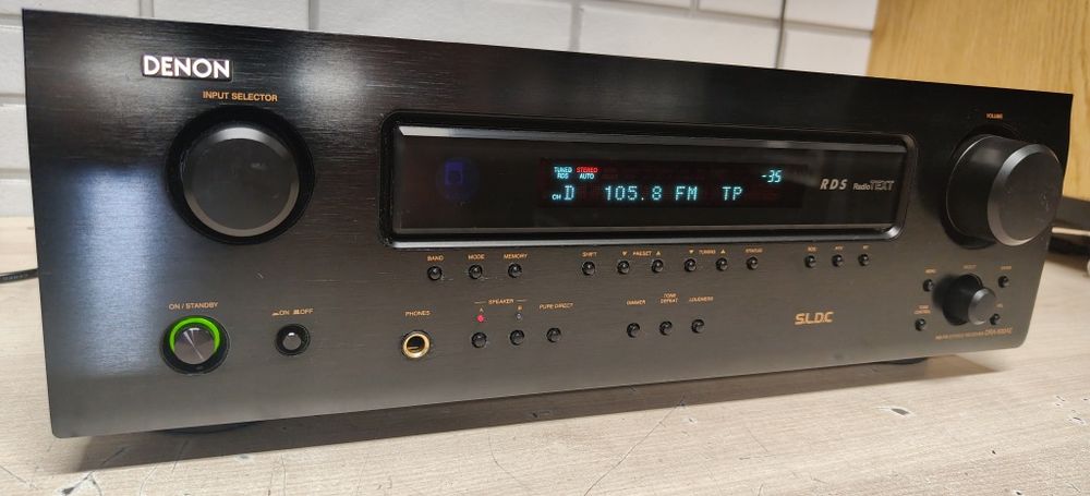 Amplituner stereo DENON DRA-500AE.