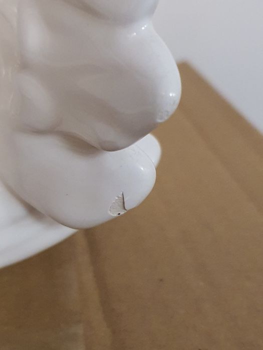 Porcelanowy gołąbek, doniczka.