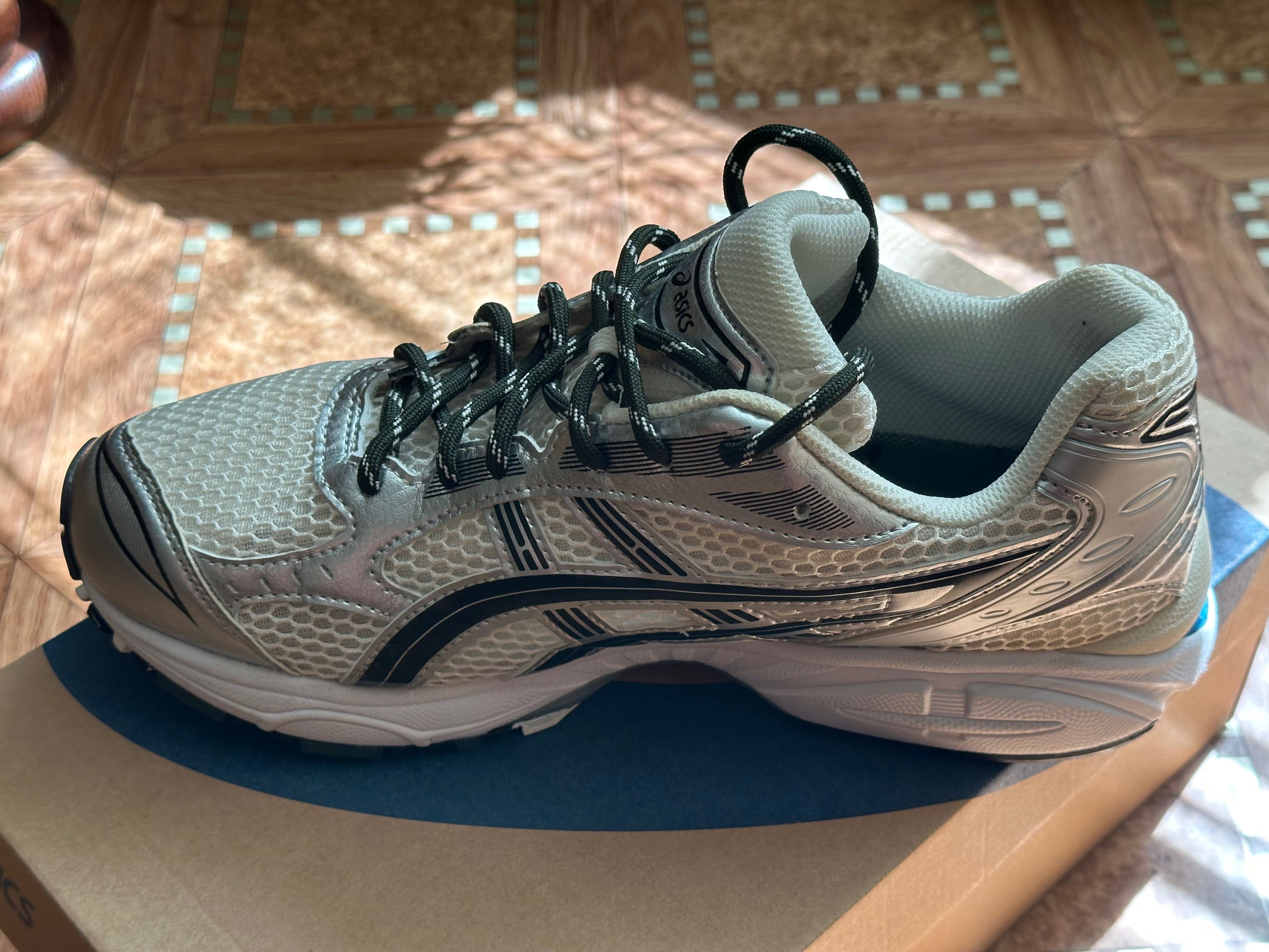 Чоловічі кросівки Asics, 44 розмір, 28 см