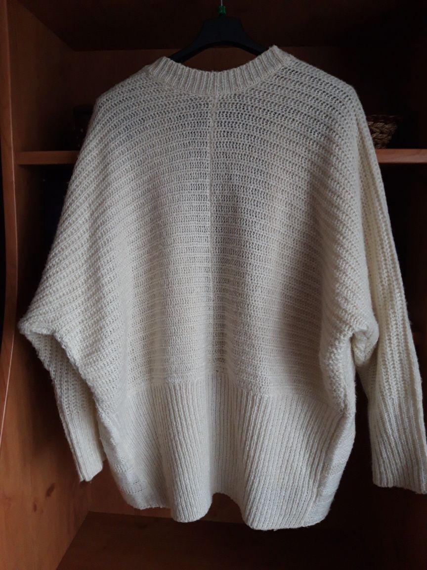 Śliczna narzutka, sweter, kardigan rozmiar 44/46/48  4XL  Janina