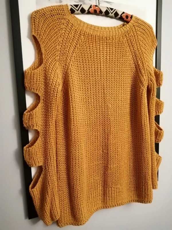 Miodowy sweterek