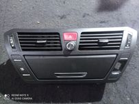Решетка обдува воздуховода центральная бардачек Citroen C4 Picasso