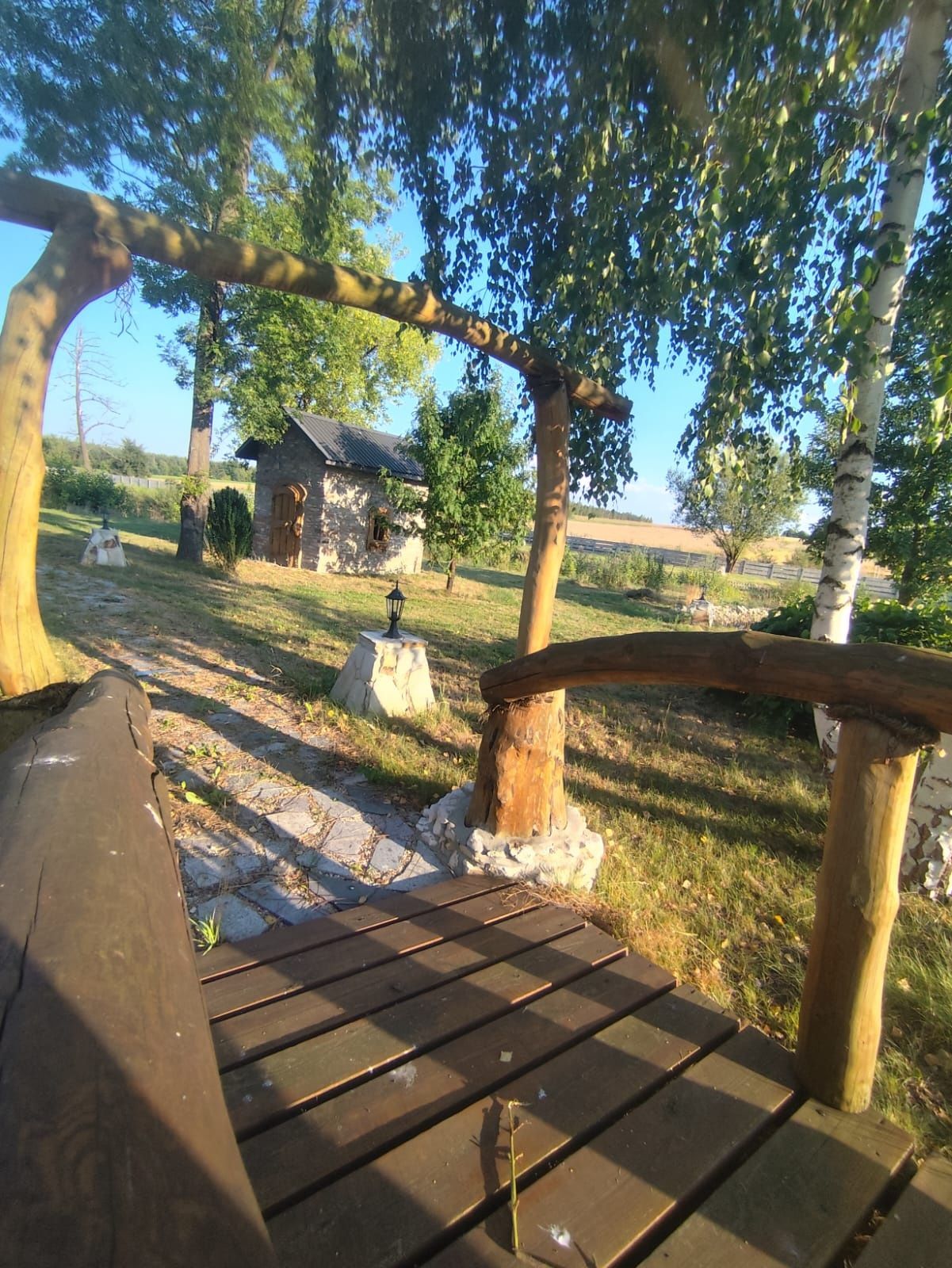 Pole namiotowe, kempingowe, łowisko, wakacje, kamper, nocleg