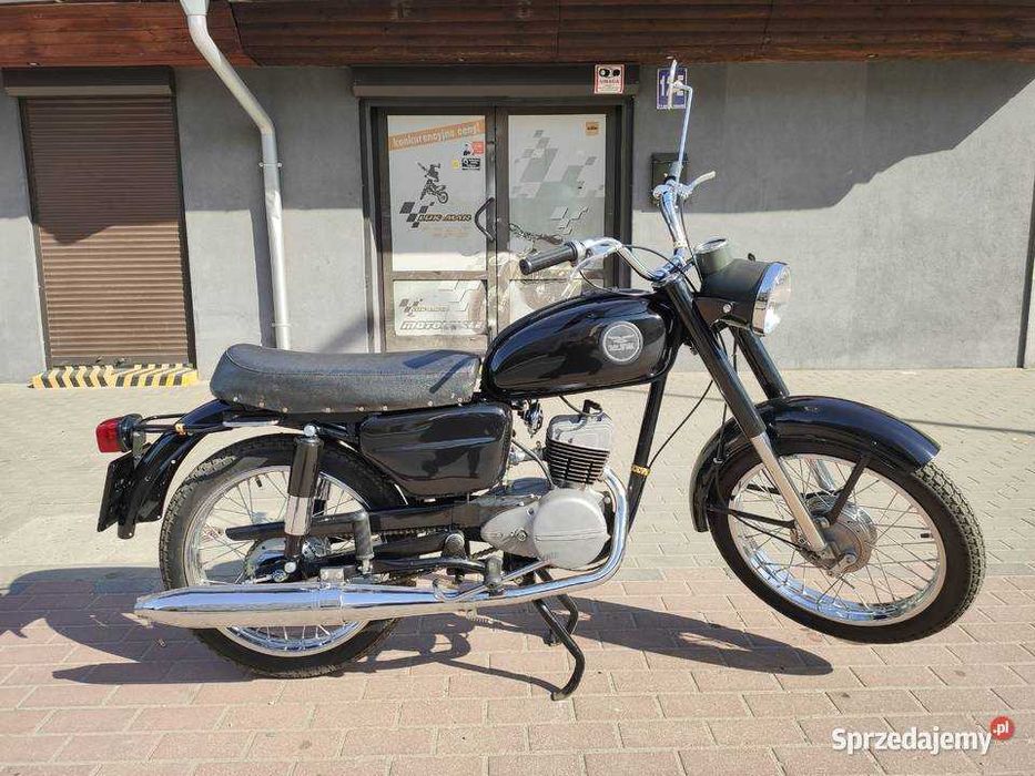 Wsk 125 starannie odnowiona biała tablica