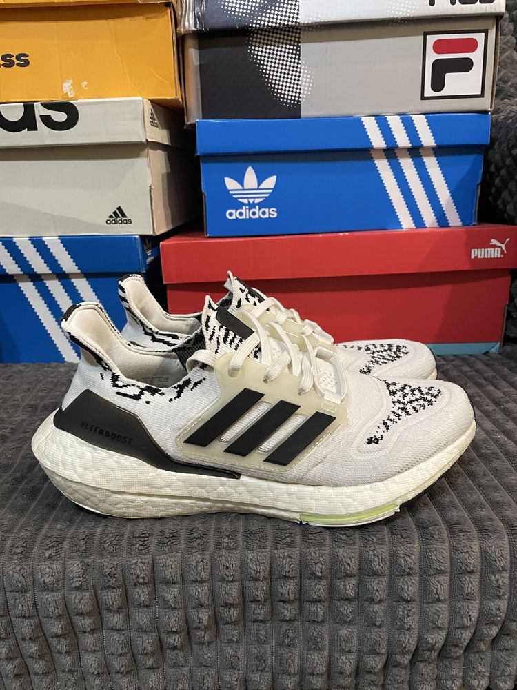 Кросівки Adidas Ultraboost 22 38(24см) оригінал