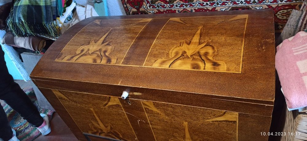 Старинный сундук