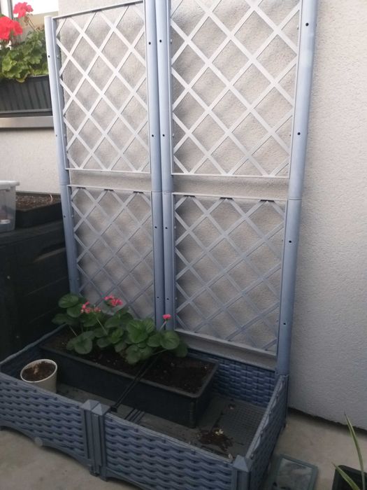 Fajna mała pergola na balkon lub do ogródka