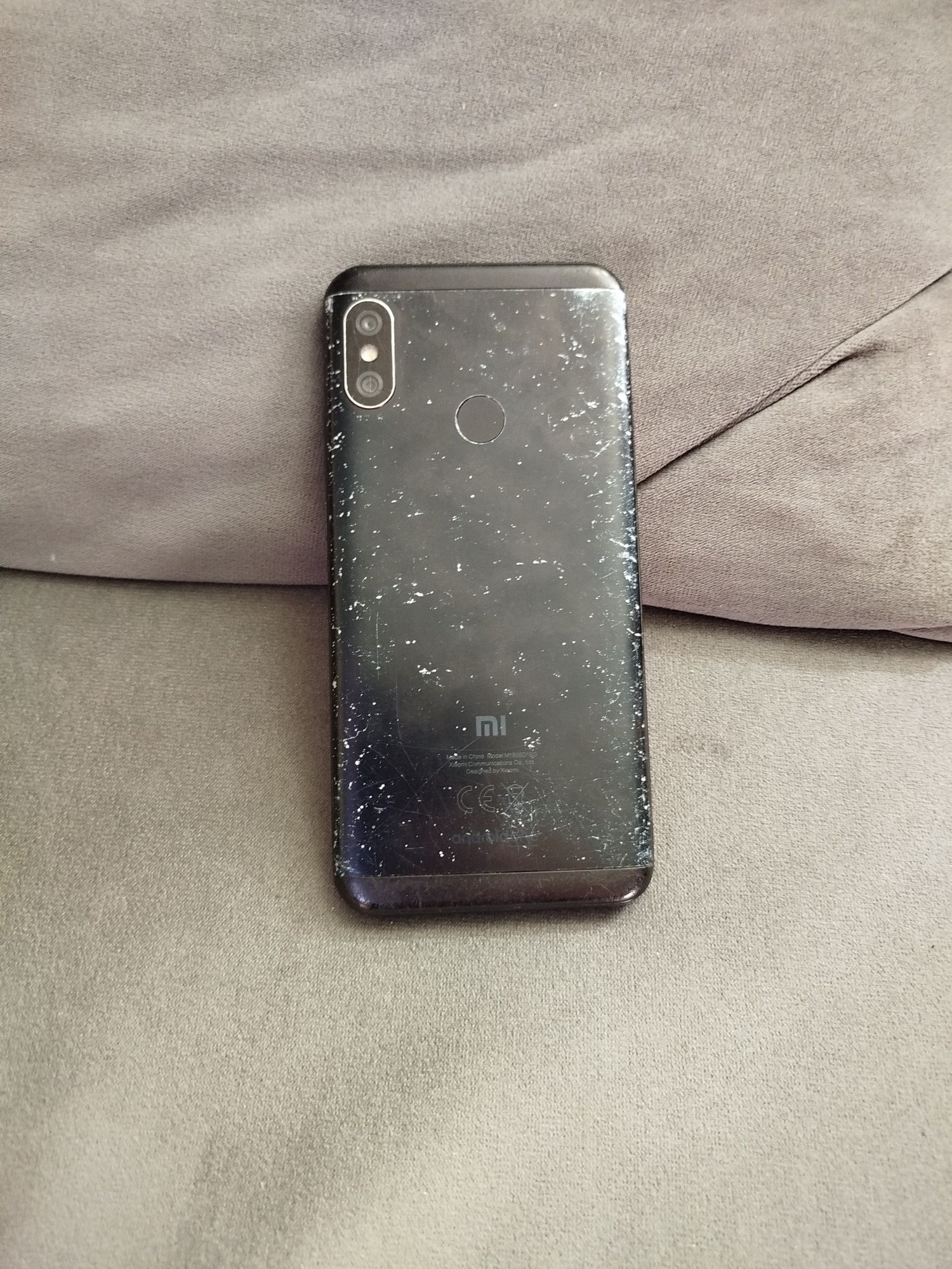 Telefon komórkowy Xiaomi Mi A2 Lite używany sprawny /na części.cena za