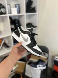 Кроссовки Nike Air Jordan 1 Low Black White Grey Джордани чорно-білі