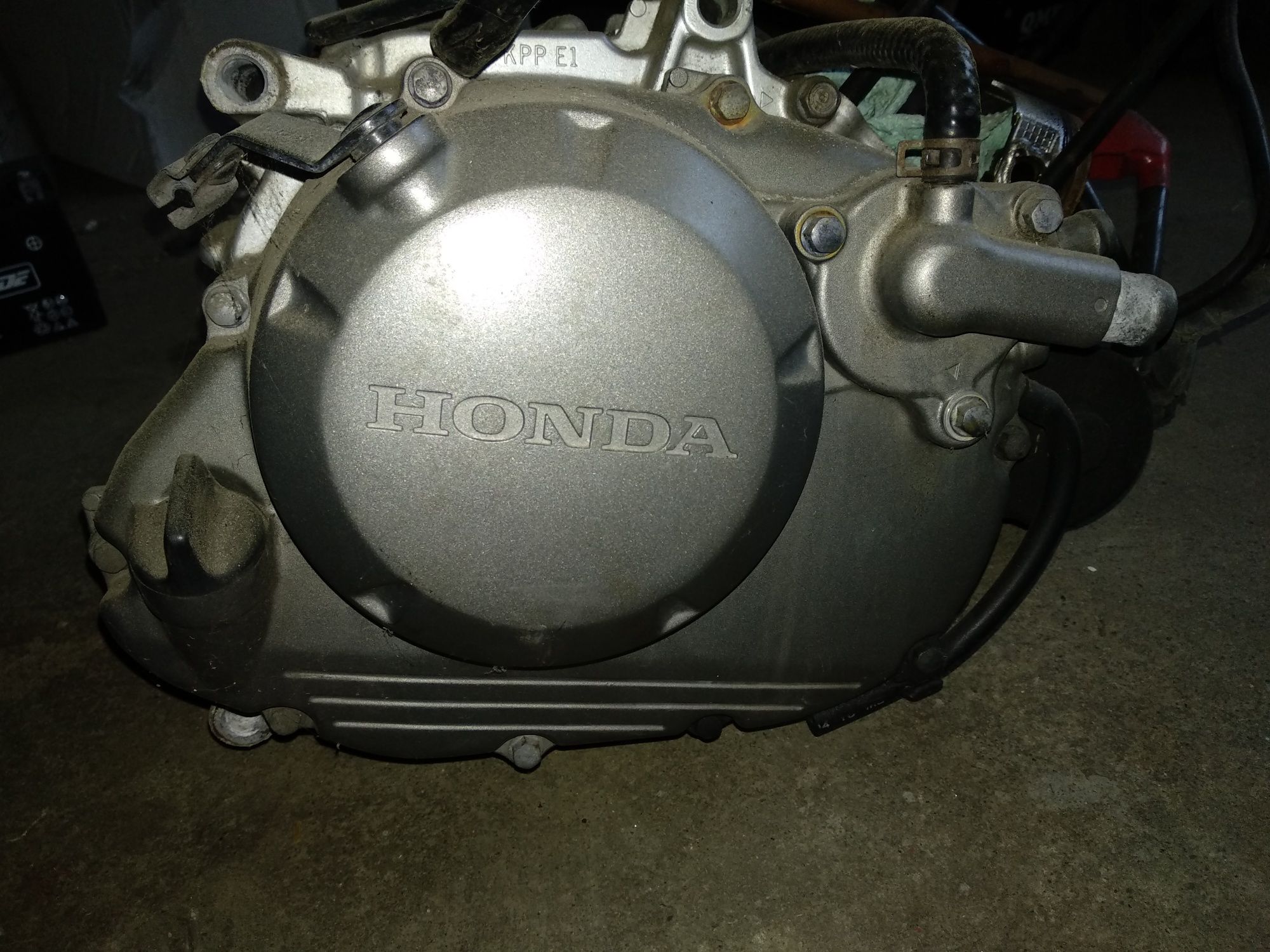 Honda CBR 125 jc 34 części silnikowe