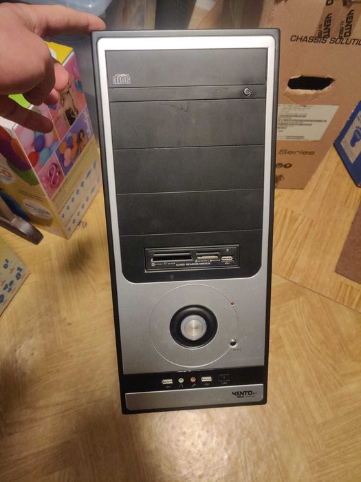 Stary komputer stacjonarny 4GB RAM dysk 320GB 2 systemy