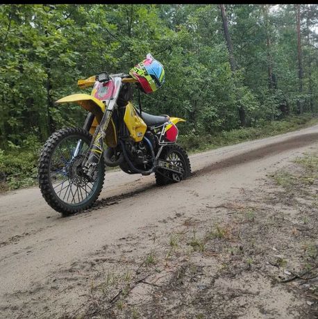 Suzuki RM 125  (yz,cr,sx,tc)