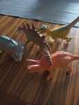 Figurki dinozaurów