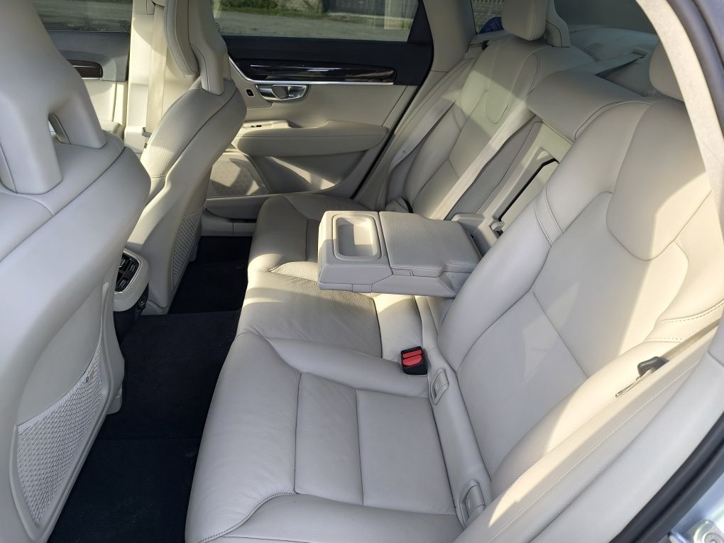 Volvo S90 T5 momentum