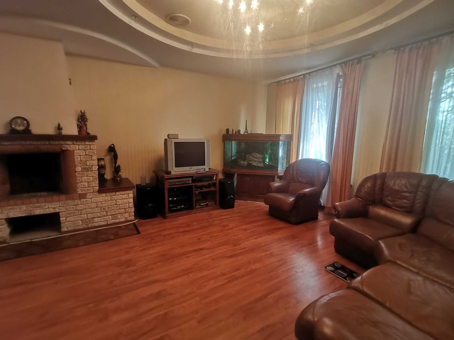 Продам два будинки р-н 28 школи Романково