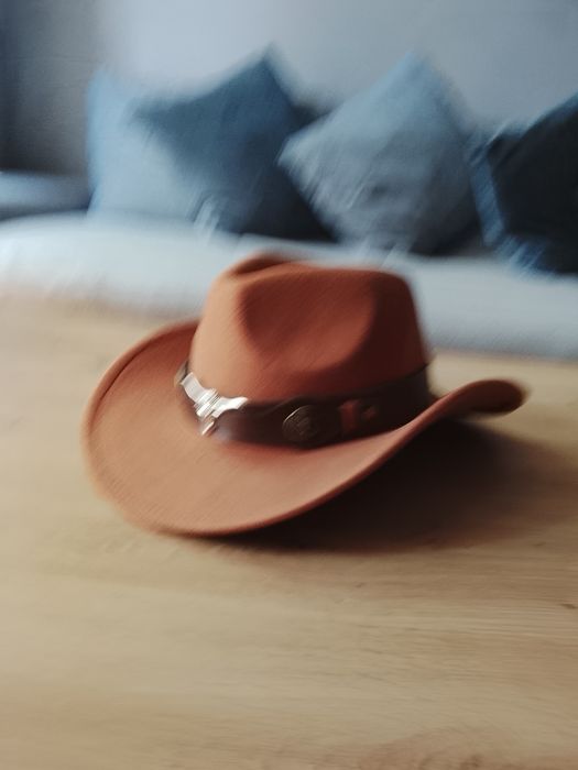 Kapelusz kowbojski karmelowy ciepły brązowy klasyczny rudy wild west