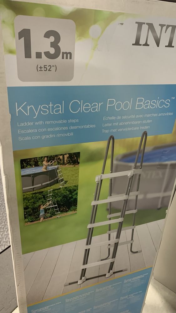 Escada piscina de superficie