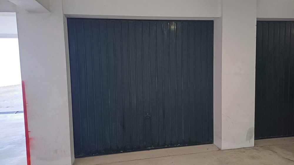 Garagem/Armazém com 13 m2 - Centro de Vagos