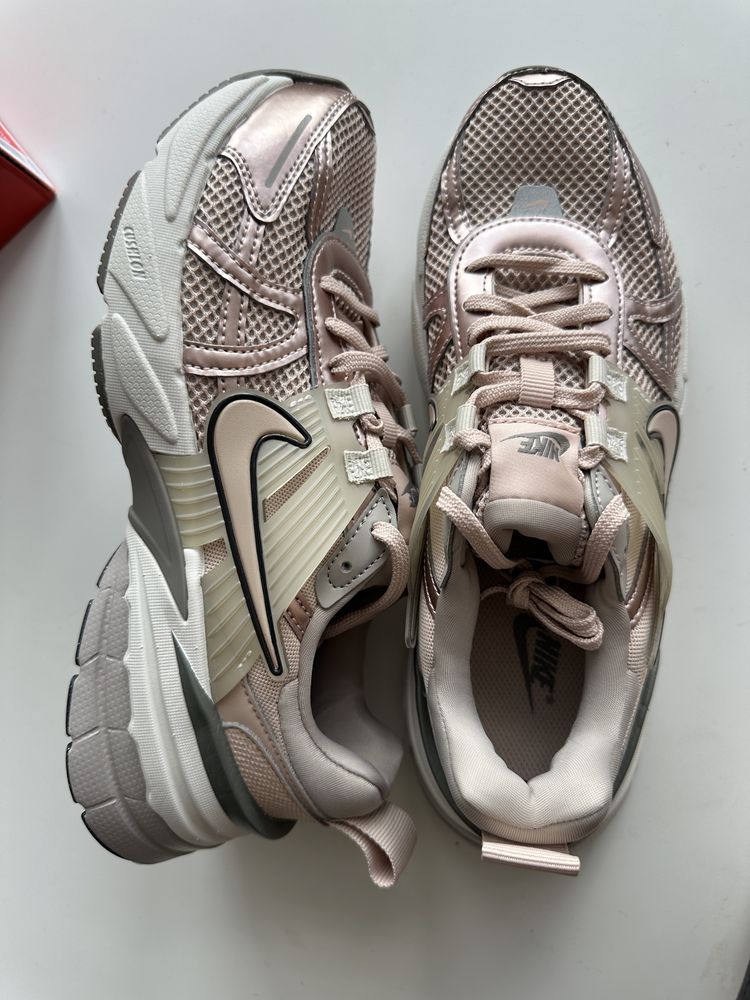 Nike v2k run 8us 39 24,5см
