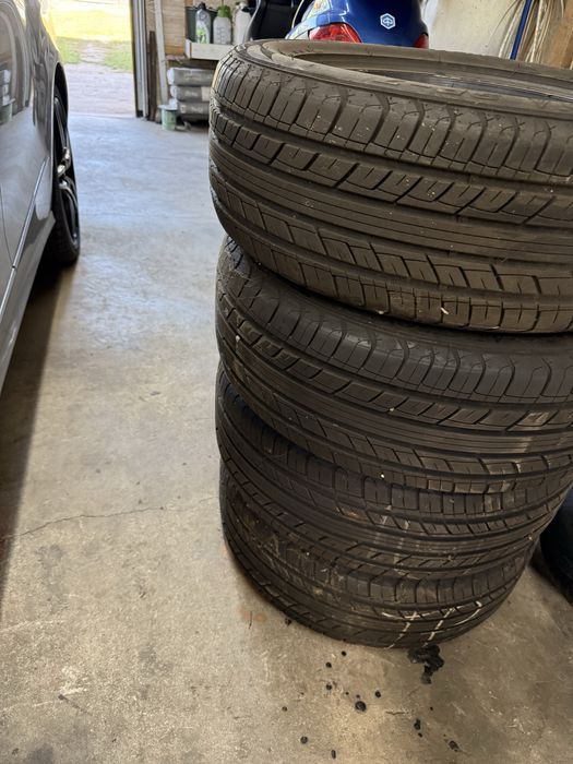 Sprzedam  kola z oponami zimowymi do forda 215/50/16