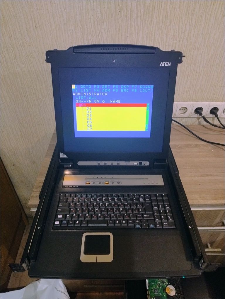 KVM-перемикач ATEN CL5708M