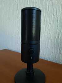 Microfone Razer Seiren X em estado impecável