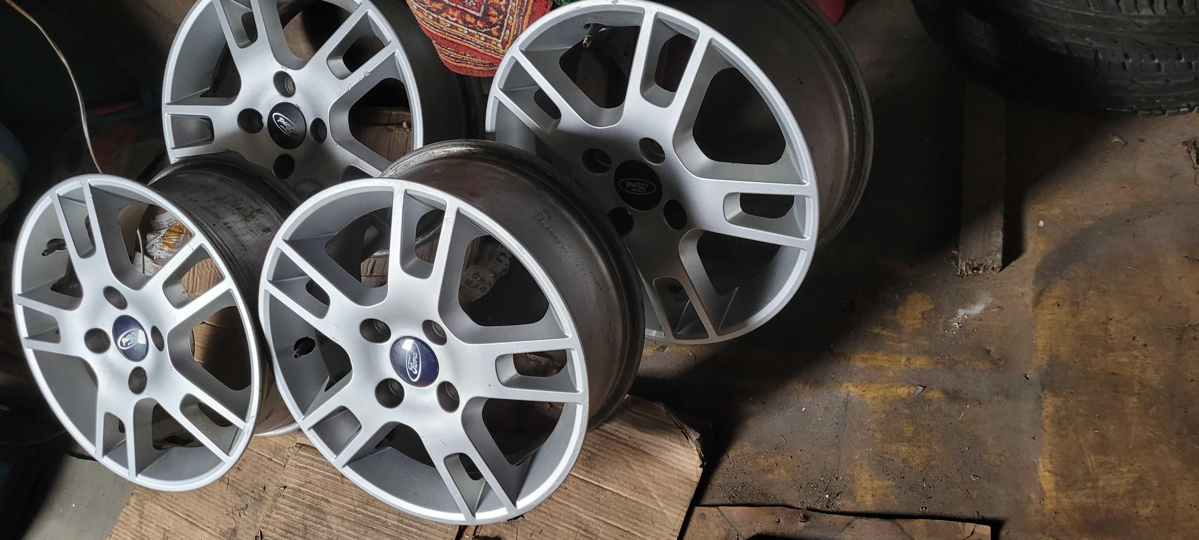 Sprzedam kpl felg do Ford  15 cal