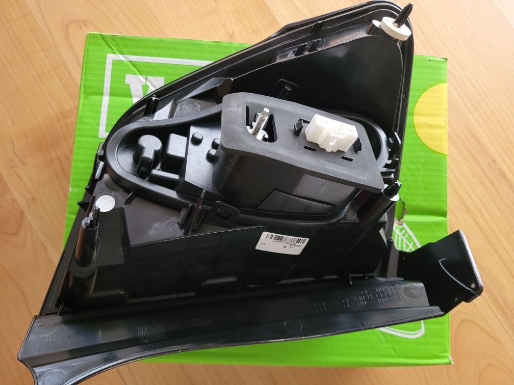 Critroen C3 farol traseiro lado direito - Valeo