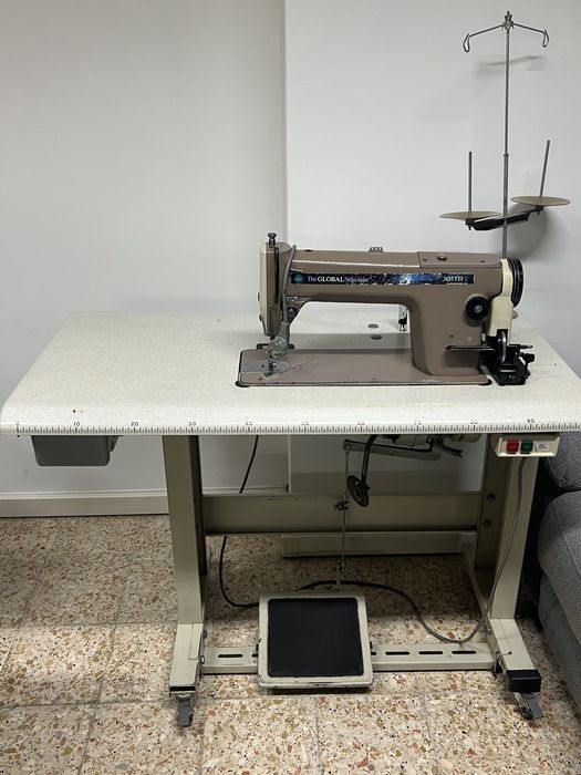 Máquina de Costura Industrial Reta - The GLOBAL Selection 305TD