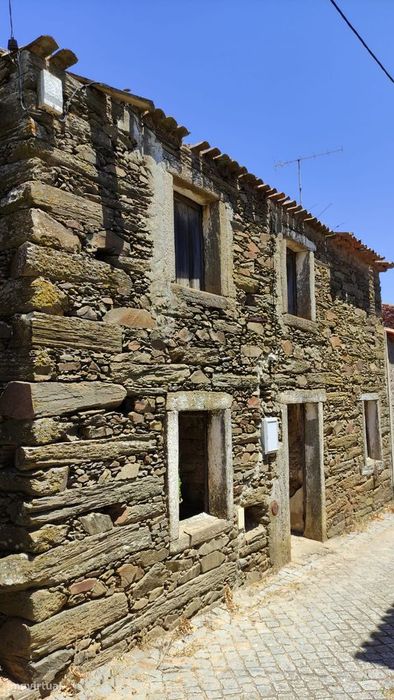 Terreno com Ruina - Vila Velha de Ródão