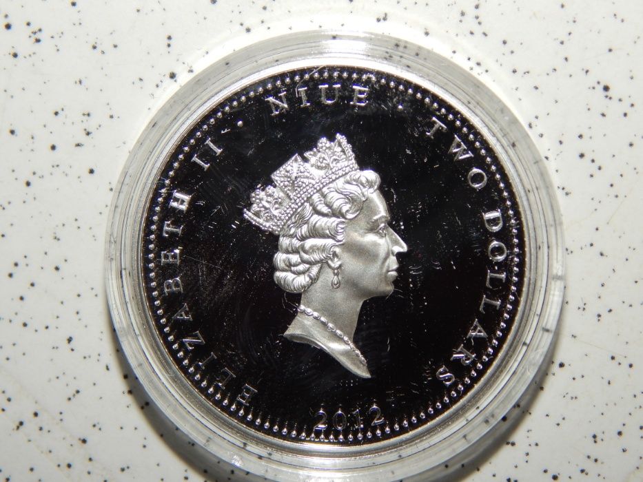 Серебряная монета Михаил Лермонтов. Ag 999 (31.1 g) $2 Niue. 2012.