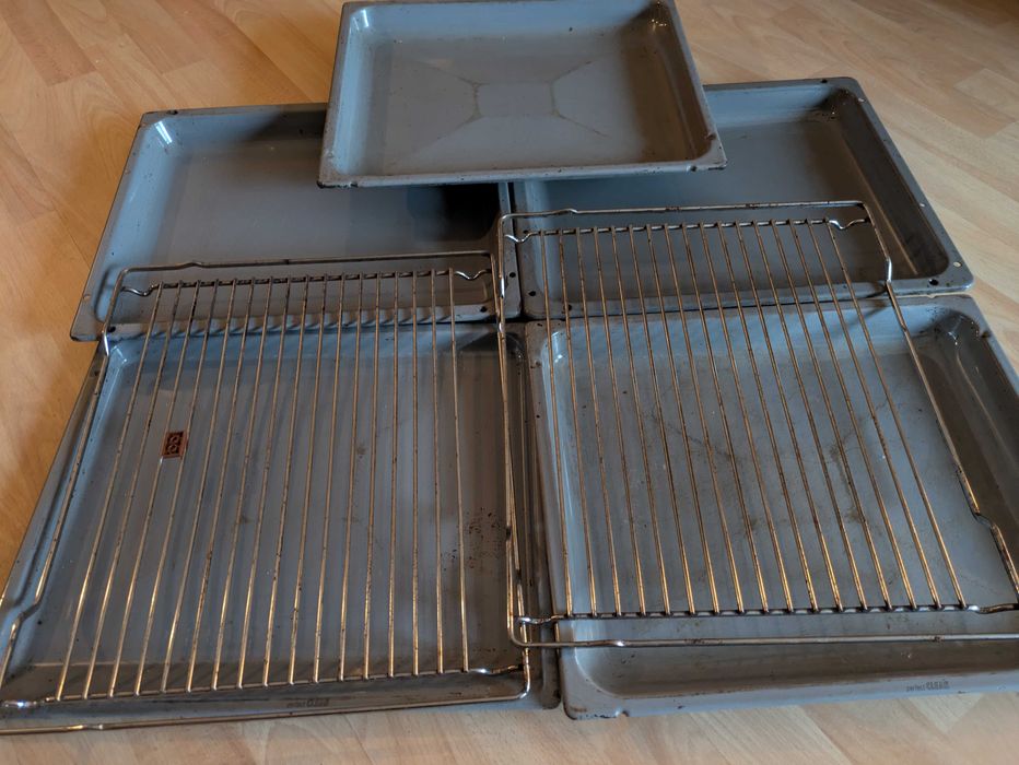 Tabuleiros e grelhas para forno Miele