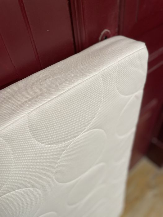 Colchão de berço Ikea praticamente novo. Excelente estado