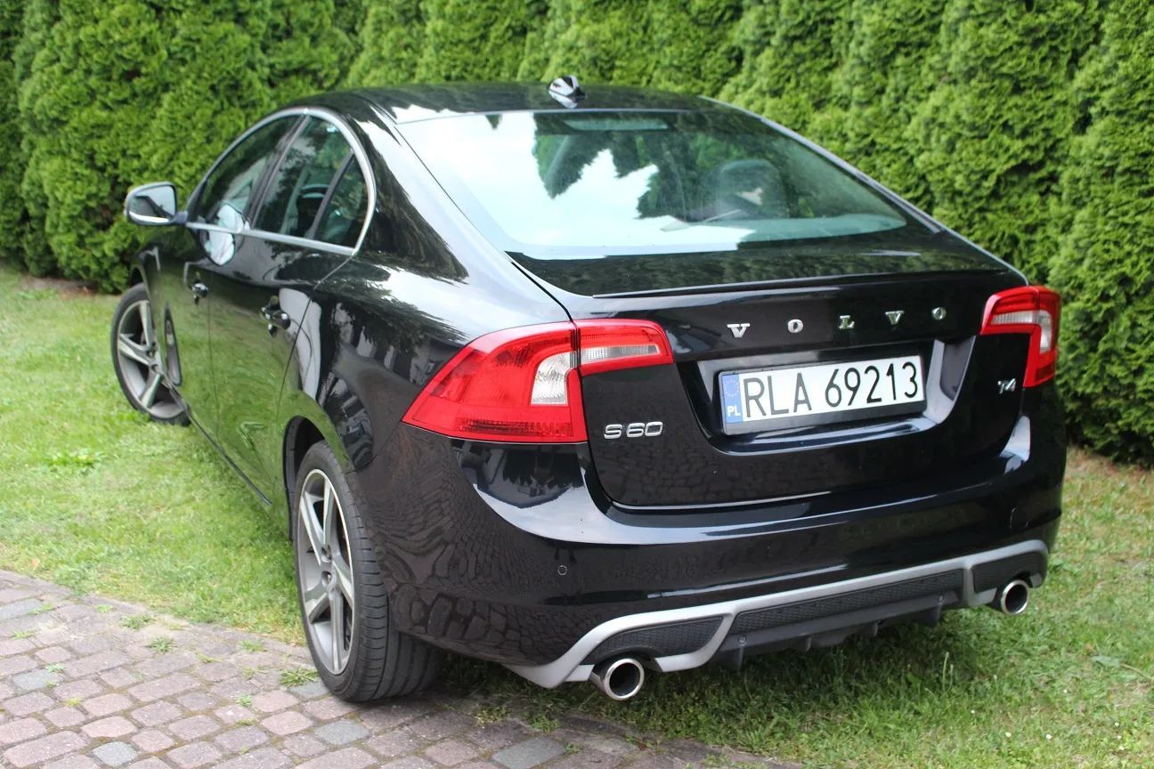 Volvo S60 R Design 1.6 Turbo benzyna T4 moc 180 KM
