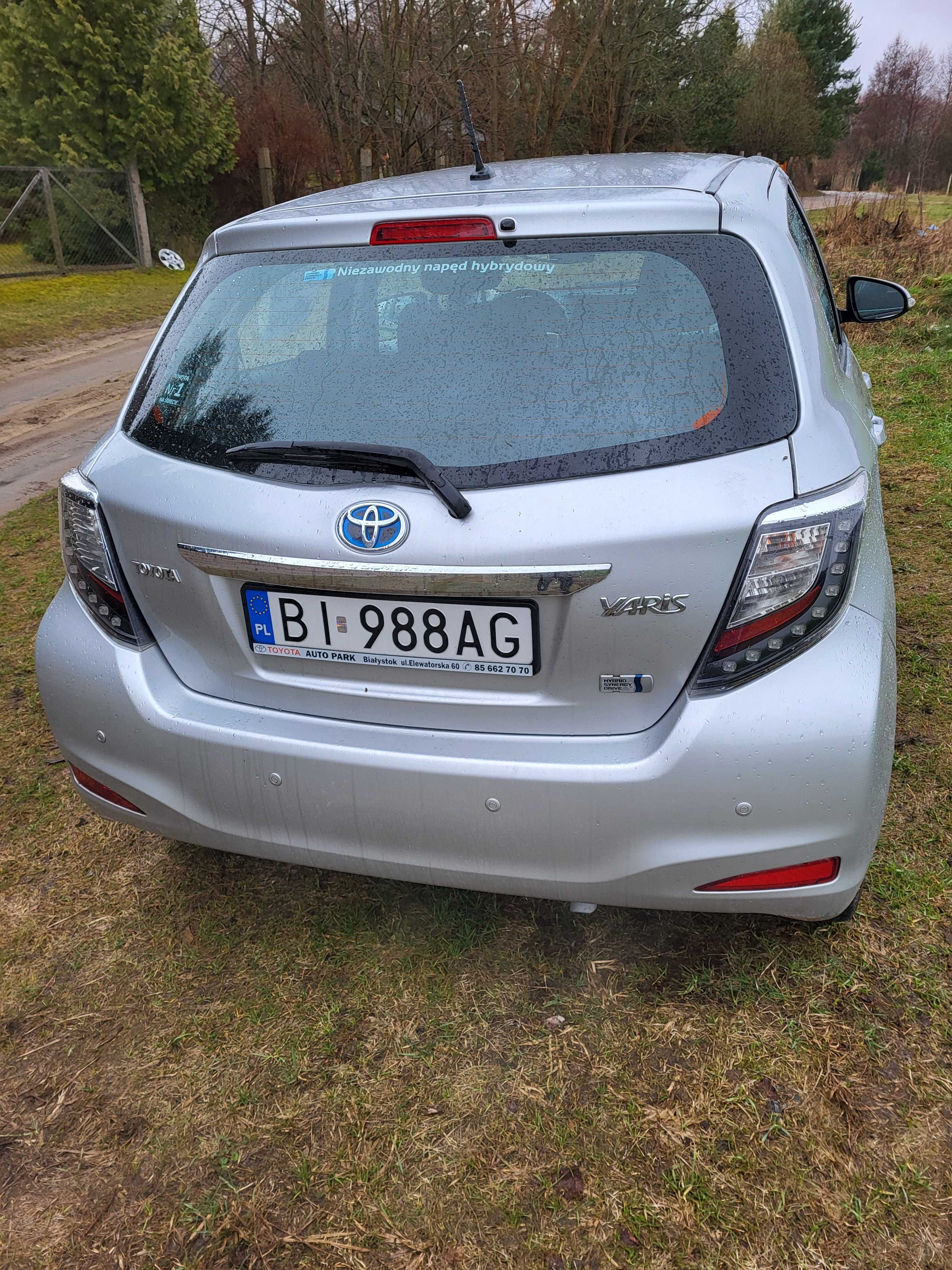 Sprzedam samochód TOYOTA Yaris Hybrid