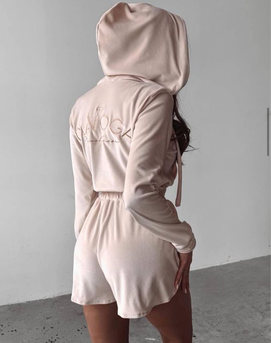 Olavoga krótki kombinezon