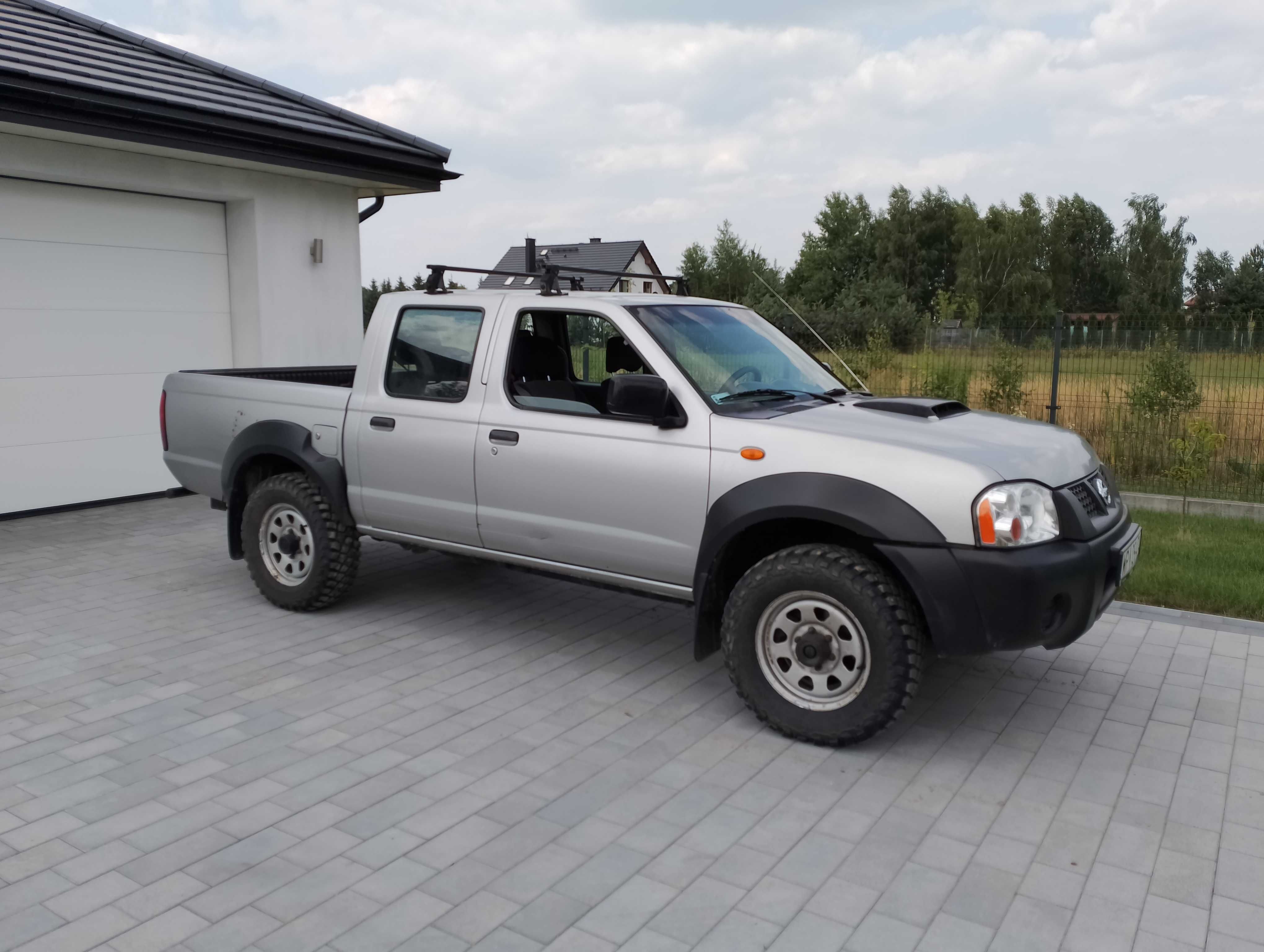 Nissan NP300 Navara Pickup 2011 rok pick up mały przebieg